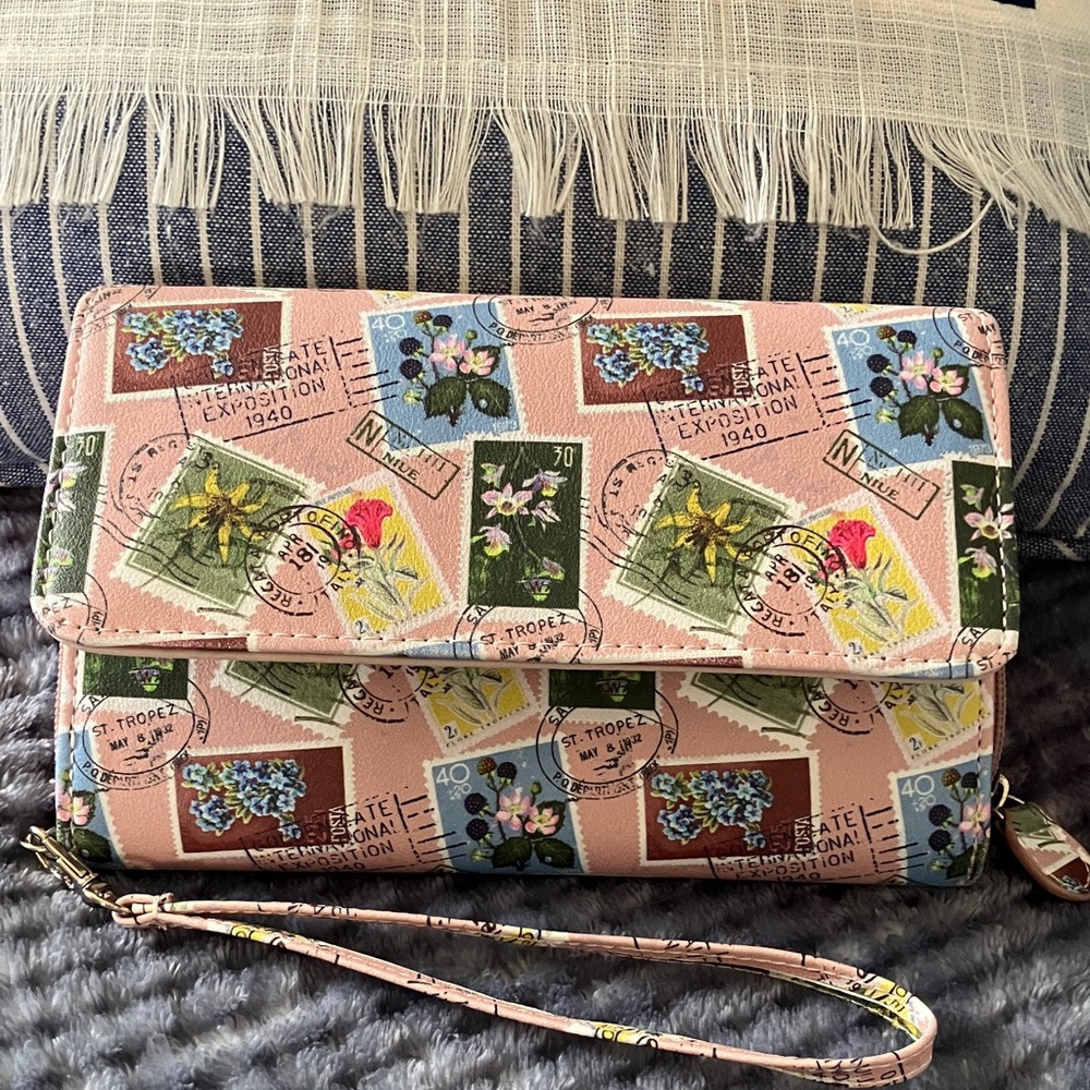 New Wristlet Wallet 🤗